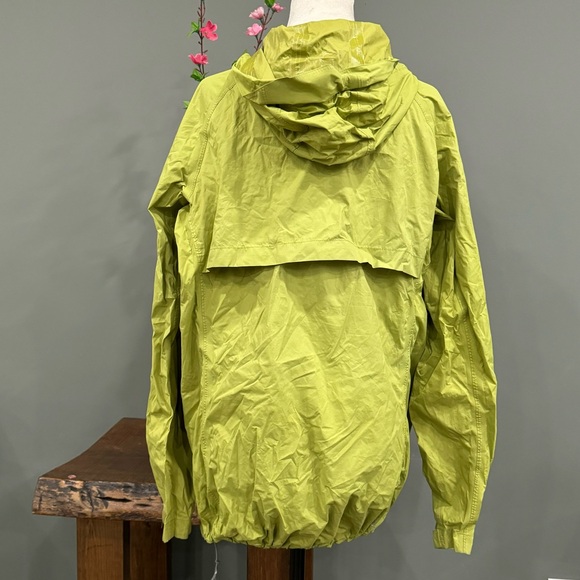 White Sierra Lightweight Rain Jacket - Picture 4 of 10